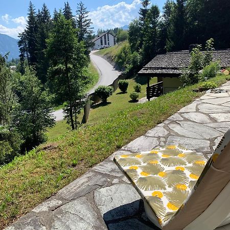 Ferienwohnung Laax mit Traumblick, großem Balkon und Terrasse Exterior foto