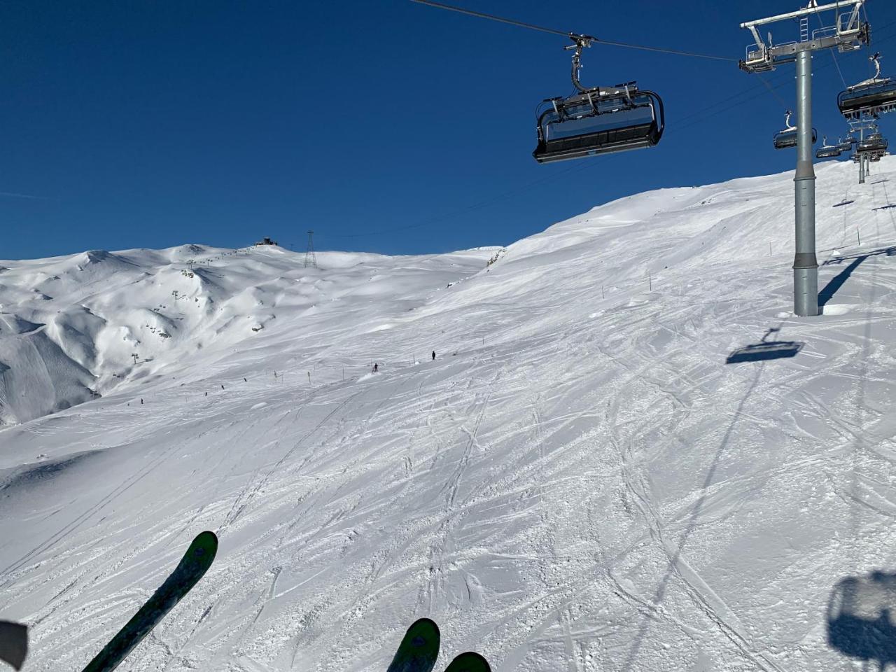 Ferienwohnung Laax mit Traumblick, großem Balkon und Terrasse Exterior foto