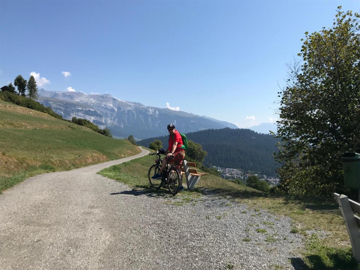 Ferienwohnung Laax mit Traumblick, großem Balkon und Terrasse Exterior foto